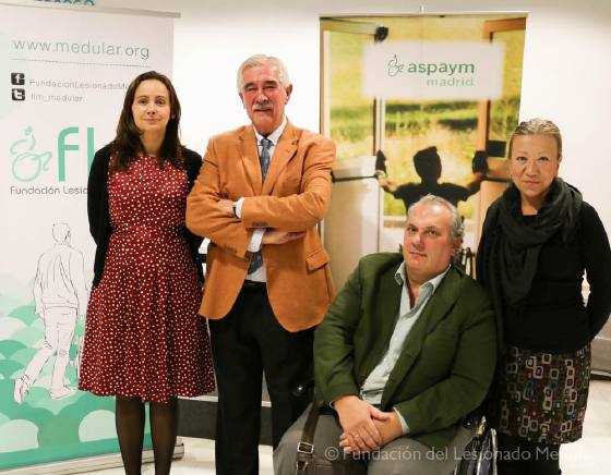 De izquierda a derecha: Doctora Natacha León, Doctor Antonio Sánchez Ramos, Presidente de Aspaym Madrid y FLM Miguel Ángel García Oca y Directra de FLM Ana Soriano