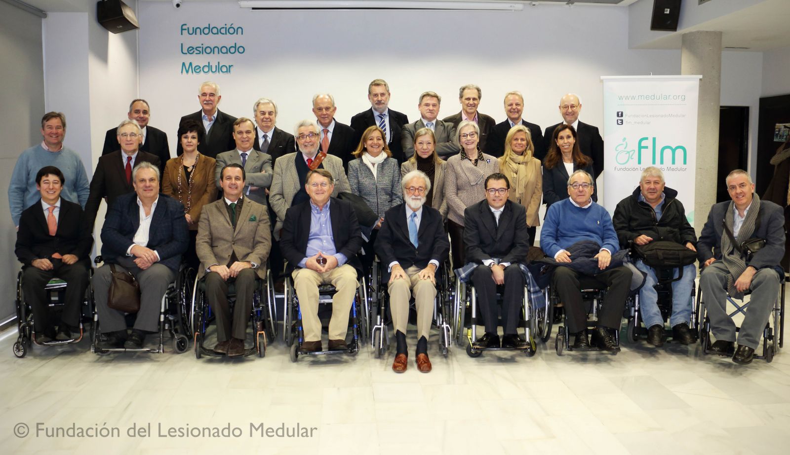 Grupo de participantes del encuentro del III encuentro de Discapacidad de la FLM. Entre ellos Francisco Vañó, diputado del PP; Borja Fanjul, diputado del PP; Ignacio Tremiño, director general de Políticas de Apoyo a la Discapacidad del Ministerio de Sanidad, Servicios Sociales e Igualdad; David Atienza, secretario general del PP, y Miguel Ángel García Oca, presidente de la FLM